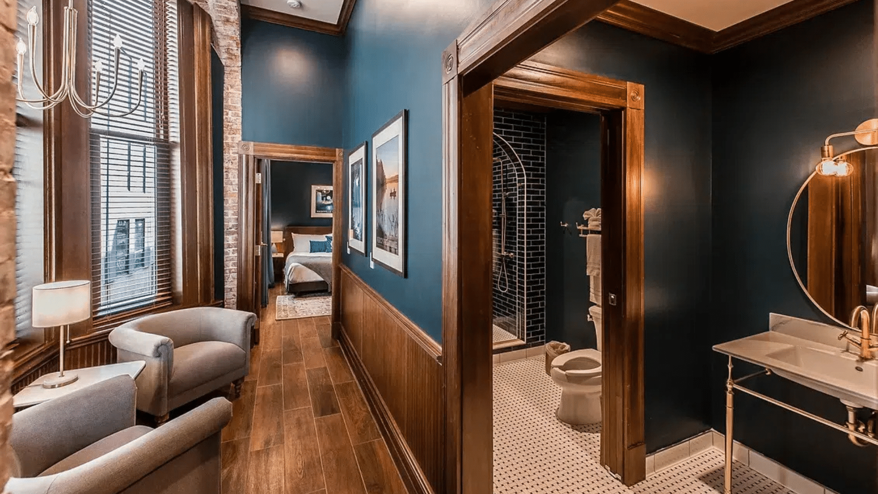 Integrating Local Artisans into Hotel Design 3 In the true multifunctional fashion that Nashville architecture is known for, Sinatra’s Bar & Lounge is located on the lower level of the Southern Turf building in downtown Nashville.