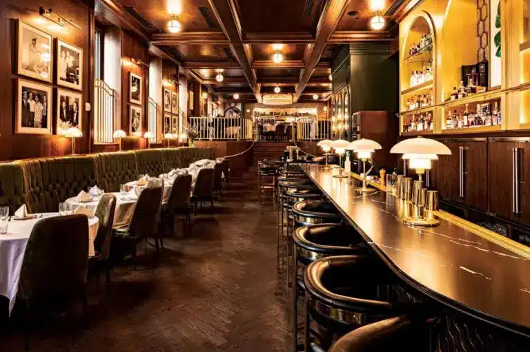 SINATRA’S BAR & LOUNGE